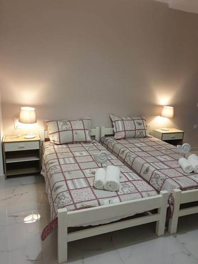 Eytyhias Yard Apartments In Poros Poros Town Exterior foto